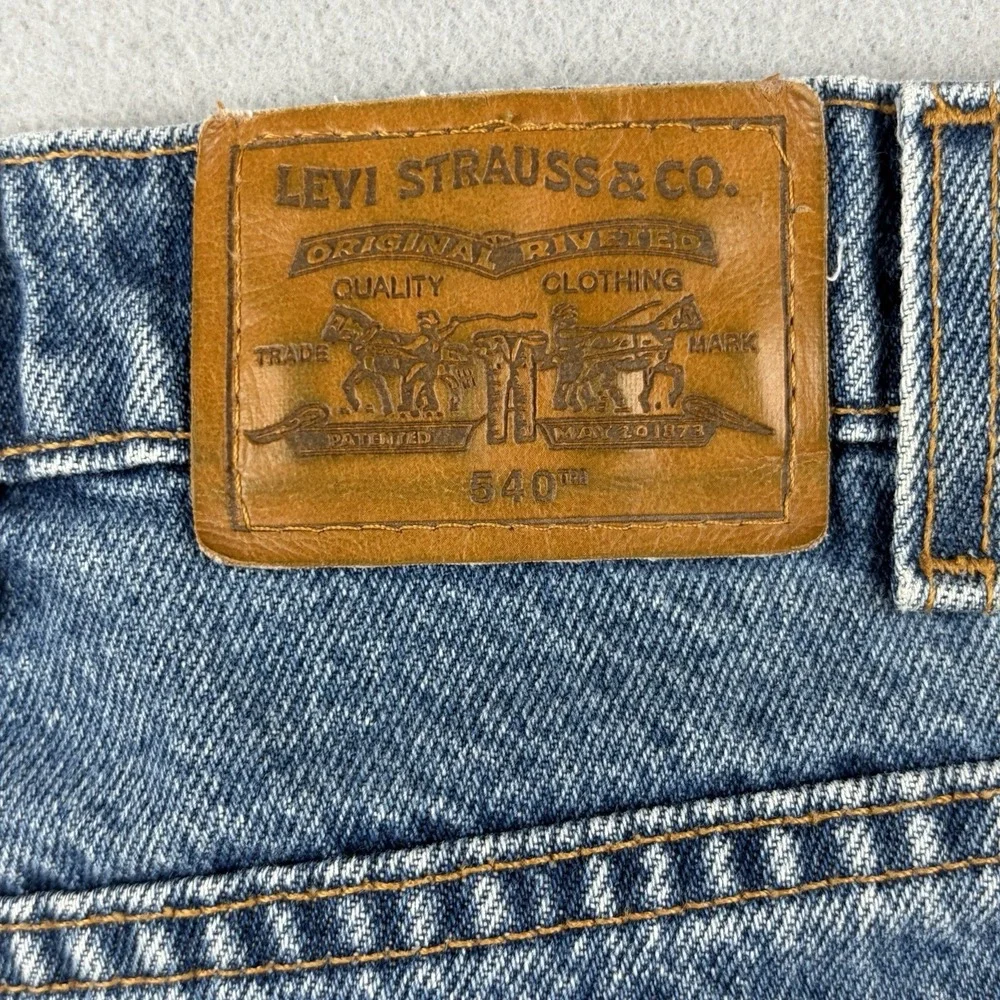 Vintage 1998 Levi's 540 Orange Tab Relaxed Jeans 44x36 (Fits 44x34)